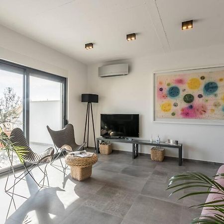 Holiday Home Lolina,Sea On A Palm! Heated Pool Trogir Bagian luar foto