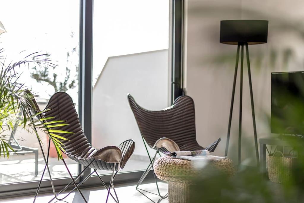 Holiday Home Lolina,Sea On A Palm! Heated Pool Trogir Bagian luar foto