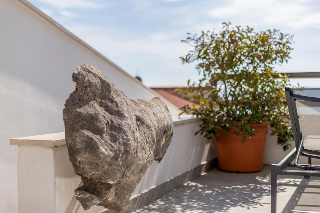 Holiday Home Lolina,Sea On A Palm! Heated Pool Trogir Bagian luar foto